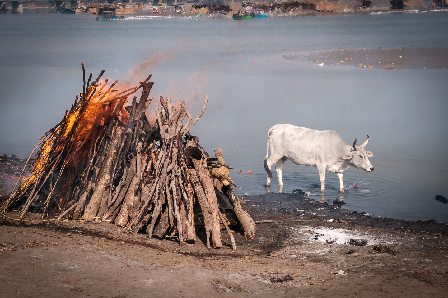 India Indie Varanasi Benares cremation